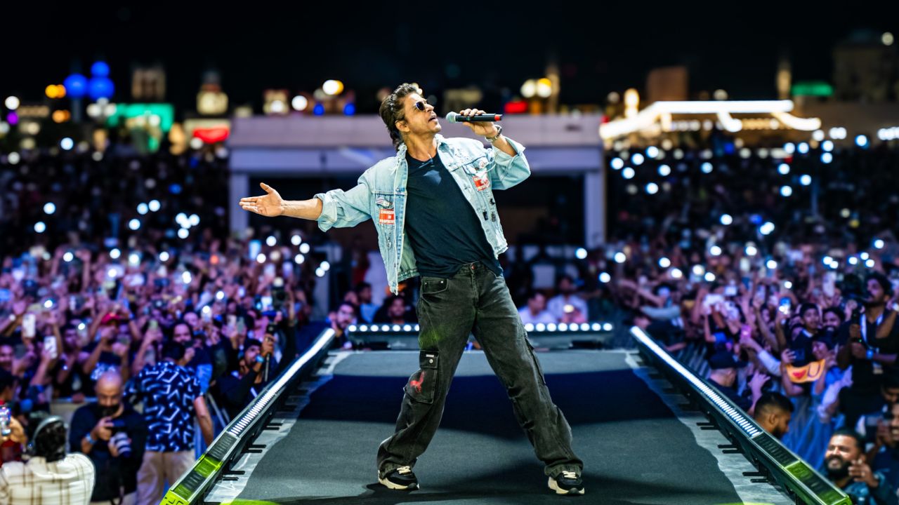 Shah Rukh Khan At Global Village