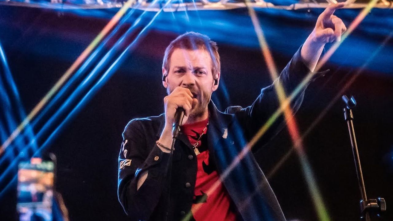 Tom Meighan Live At Dubai