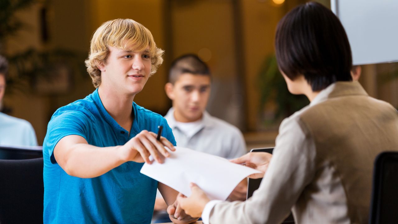 Sixth Form to uni: Your essential guide for UAE teens Application process