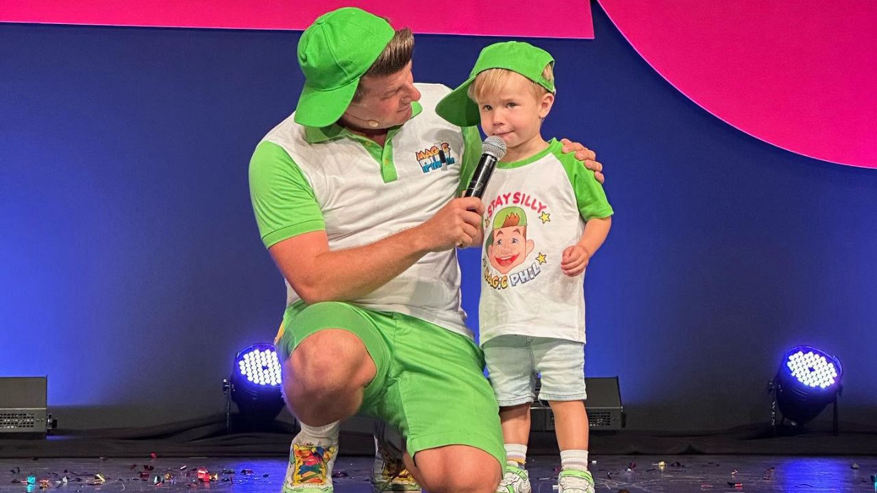 Magic phil - magician and children’s tv presenter