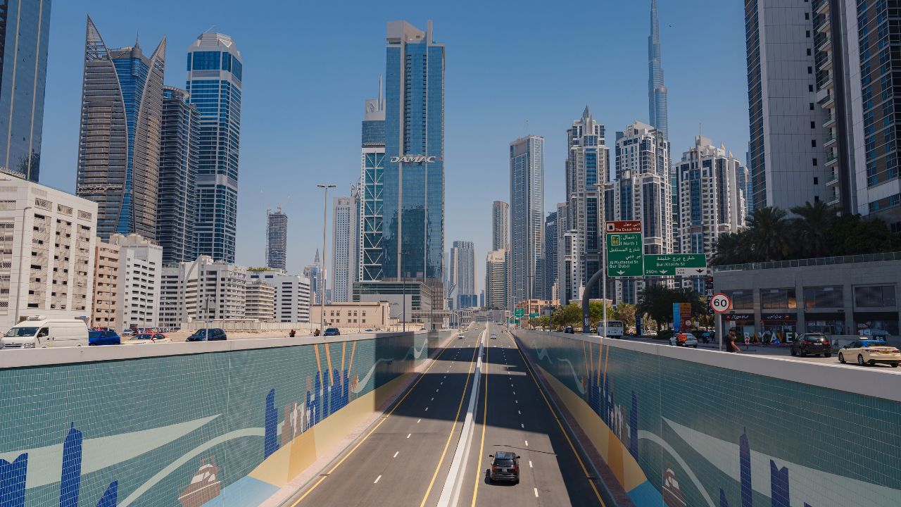 Dubai road morning time
