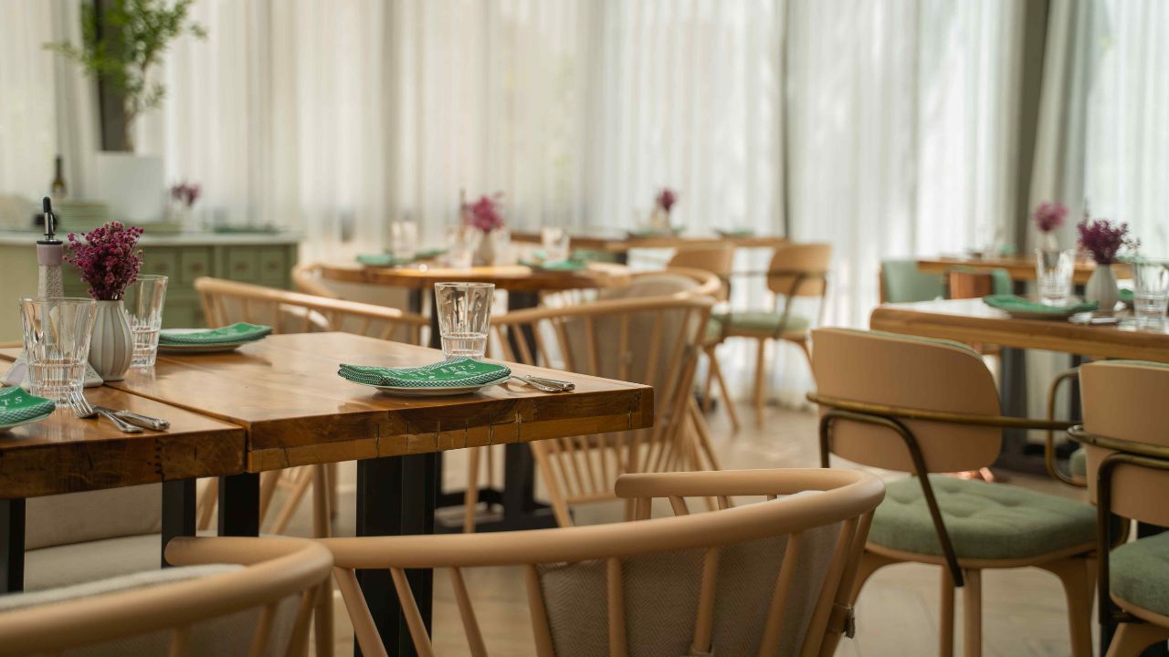 Jardin des arts french restaurant interior