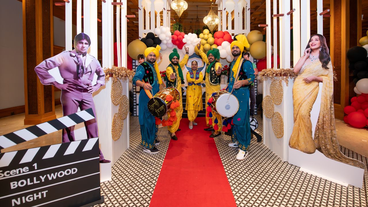 Radisson blu bollywood night for indian independence day