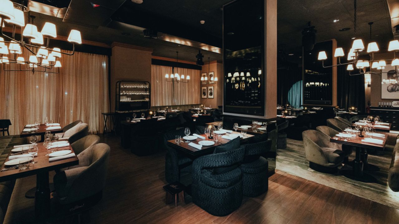 Italian restaurant la camera interior