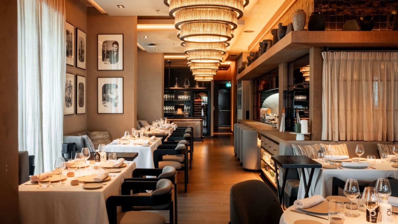 Italian restaurants totó duba interior