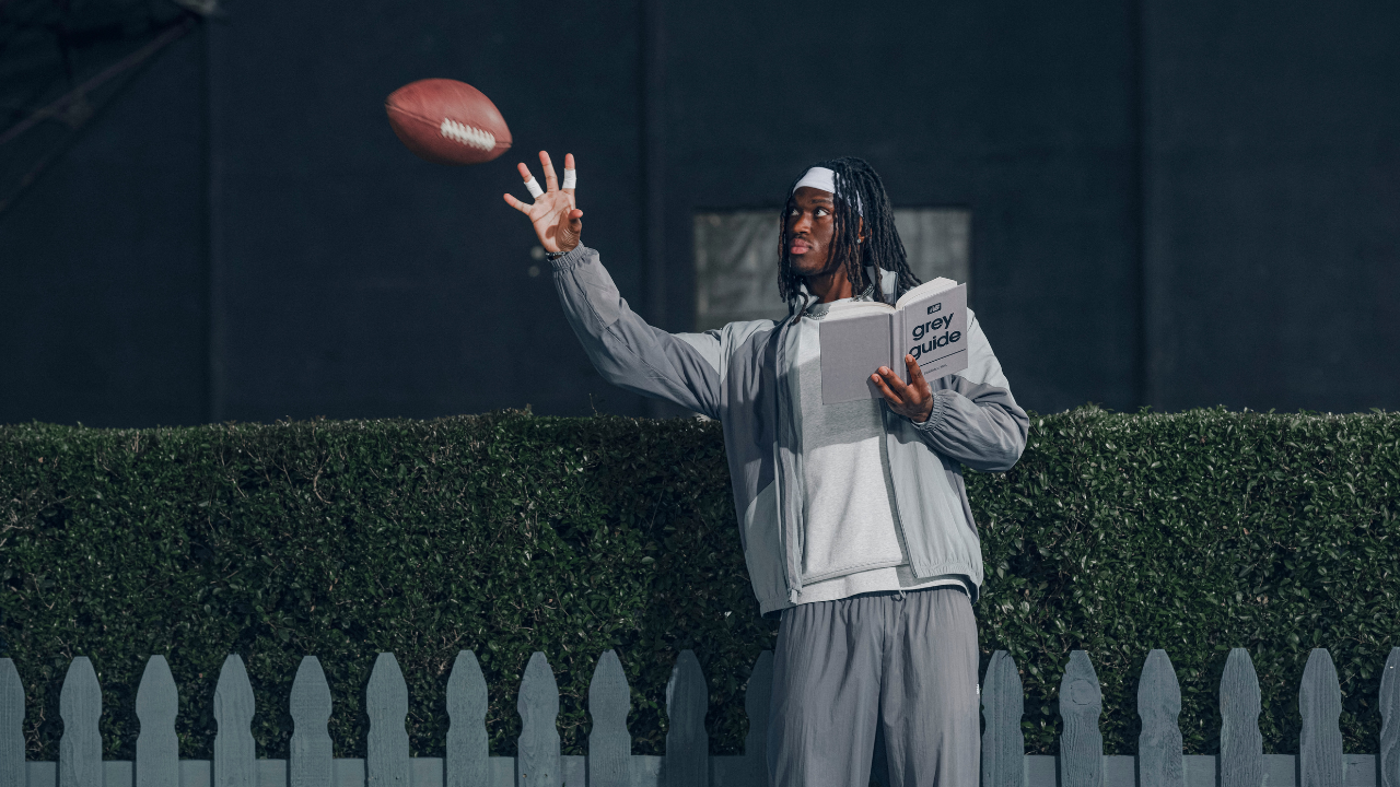 guy catching a football