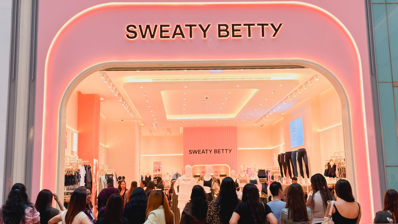 sweaty betty dubai mall activation
