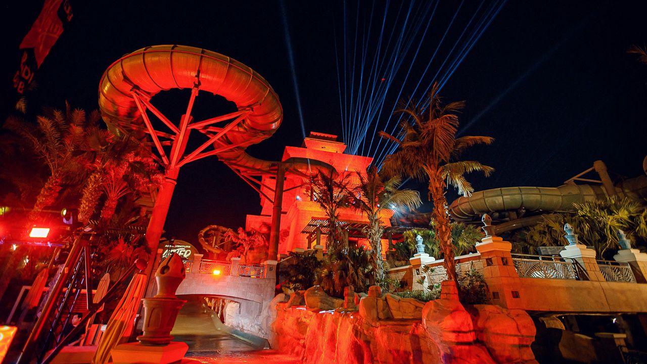 Dark setting at Aquaventure