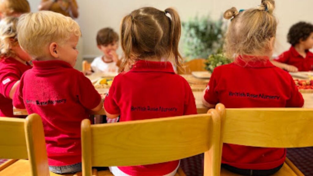 kids turned around