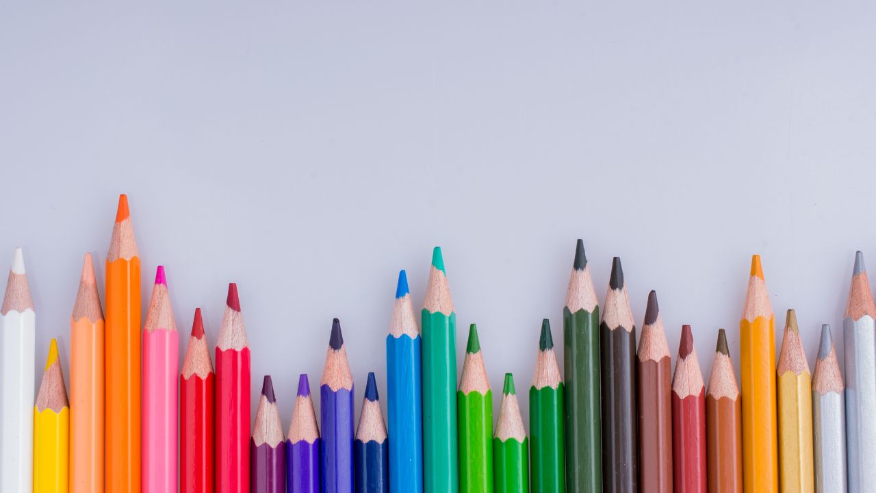 different coloured pencils lined together different height