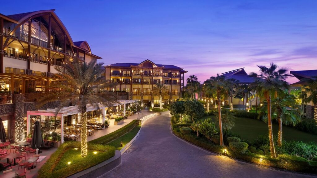 LAPITA, DUBAI PARKS™ AND RESORTS R
