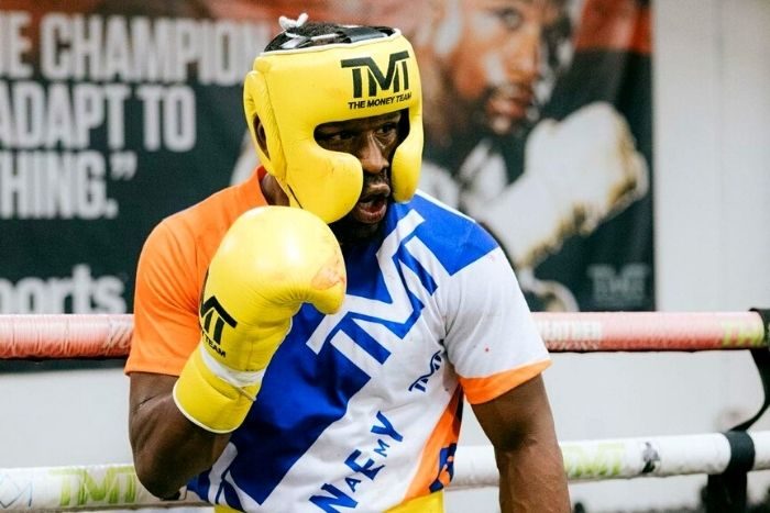 Floyd Mayweather abu dhabi