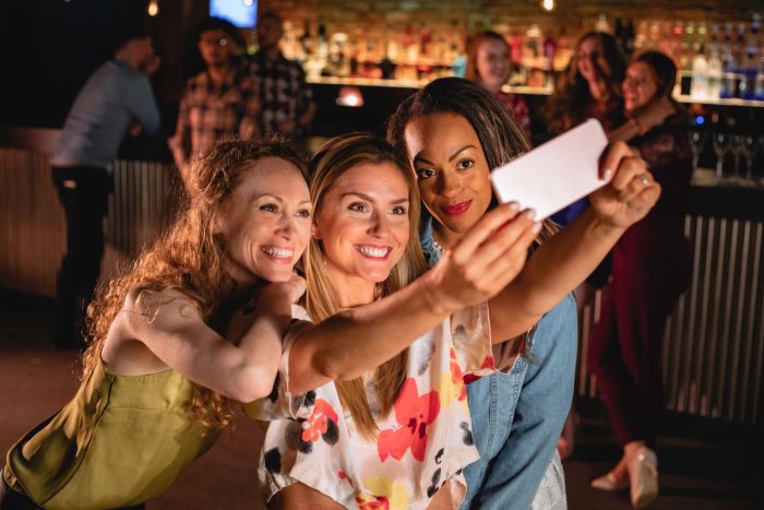 3 Ladies taking a selfie, ladies night in Dubai